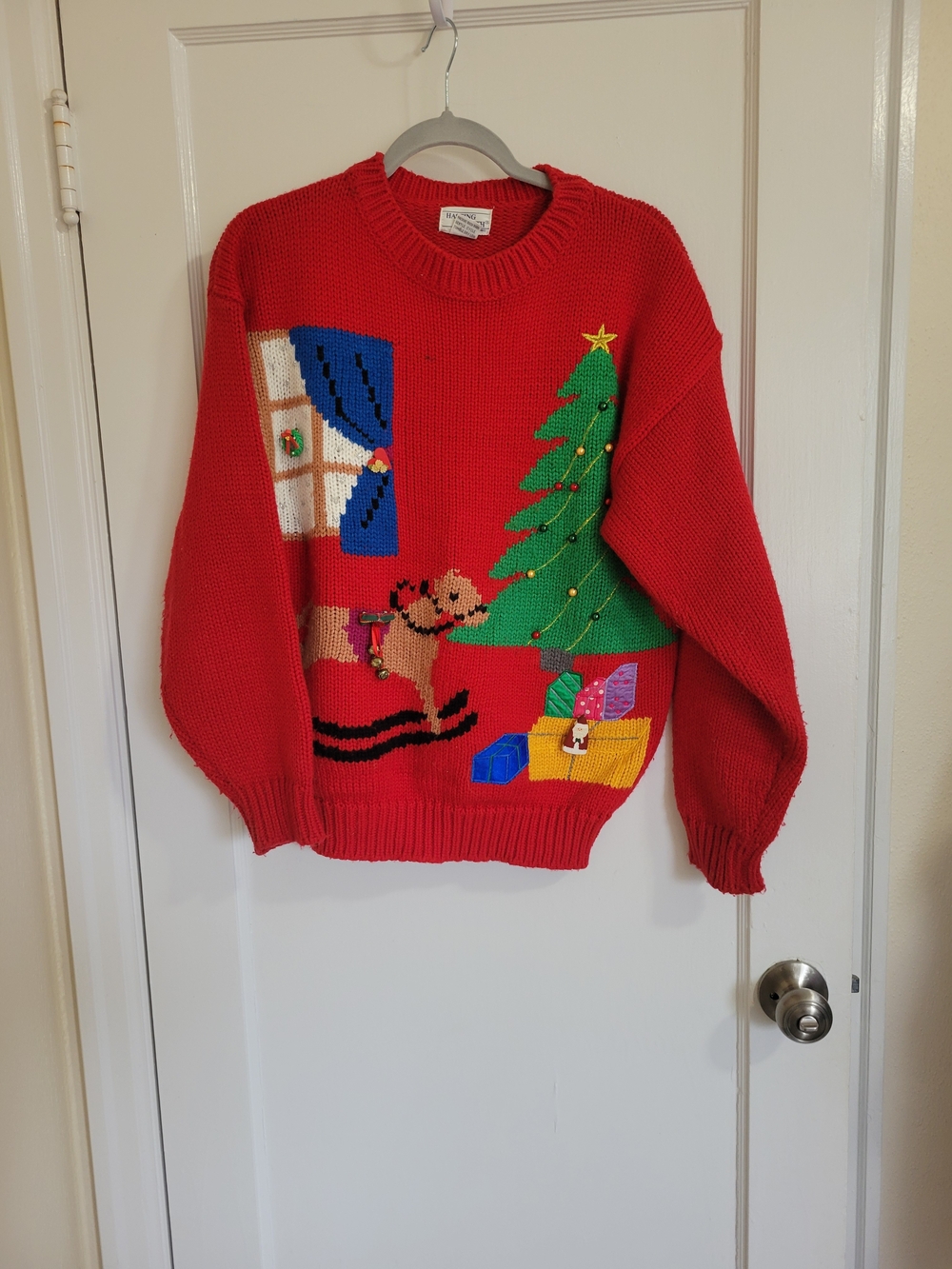 Hasting & Smith Red Christmas Tree Rocking Horse Window Sweater Green Pearl Gold